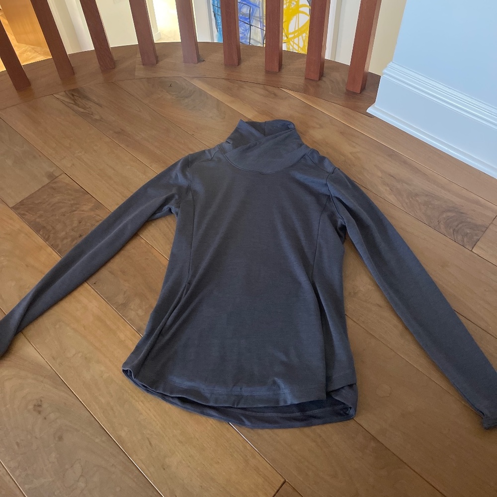 Blue/grey long sleeve workout shirt